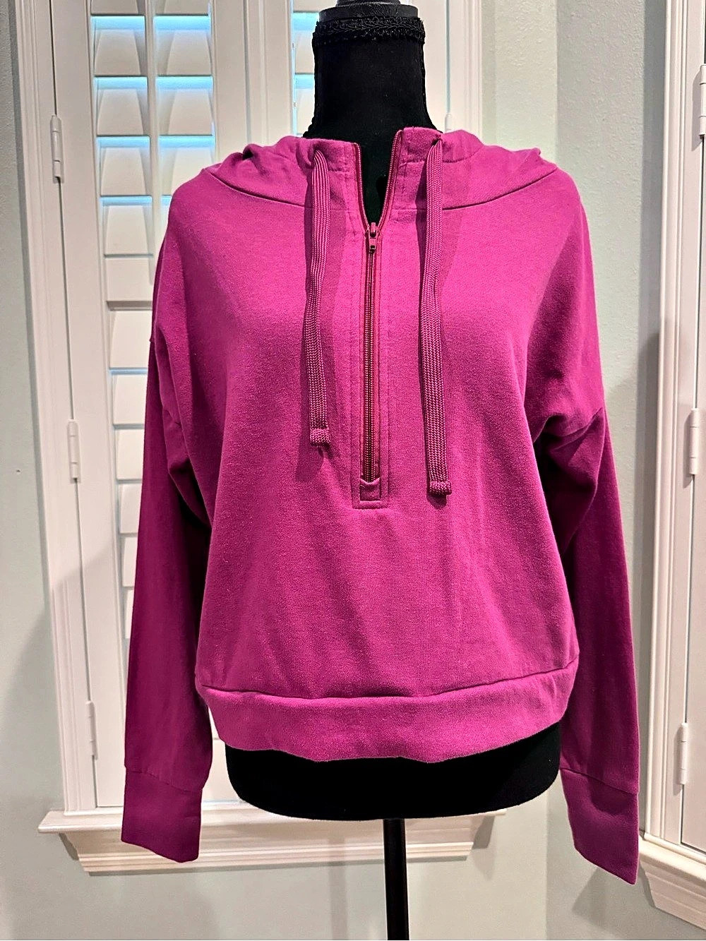 PBX PRO Pink/Purple Quarter-Zip Cropped Hoodie with Thumbhole cuffs, Size Medium